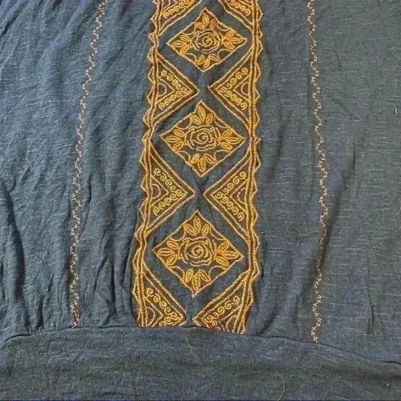 Embroidered halter top - Picture 3 of 11